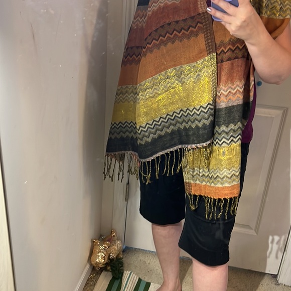 ❤️🧣BEAUTIFUL DESIGNER SCARF🧣❤️LONG EUC GIFT GOLD BROWN BLACK ORANGE CHEVRON - Picture 6 of 6